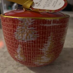 “New” Envogue Red and Gold Tree Holiday Candle 17 oz-Holiday Spice
